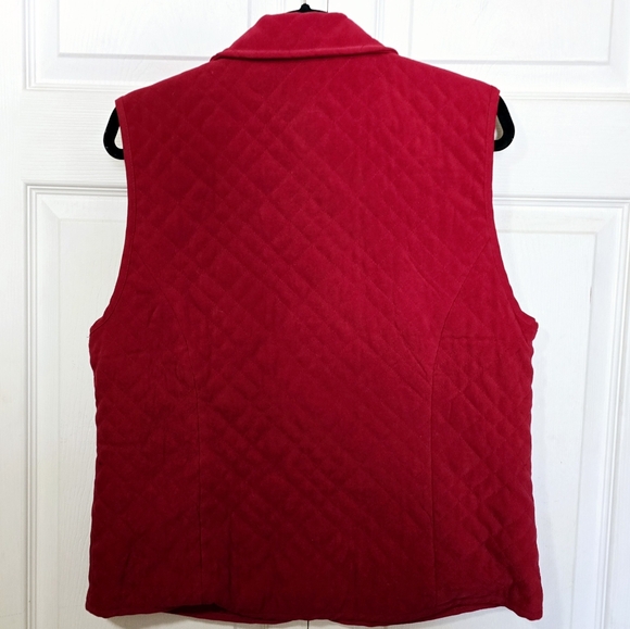 ALFRED DUNNER Women's Size 8 Red Quilted Sleeveless Collared Button Down Vest - Picture 2 of 2
